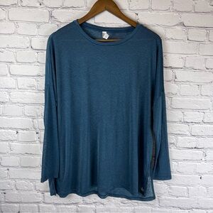 ALO Yoga Top Womens Medium‎ Blue Oversized 3/4 Sleeve Tee Sheer Split